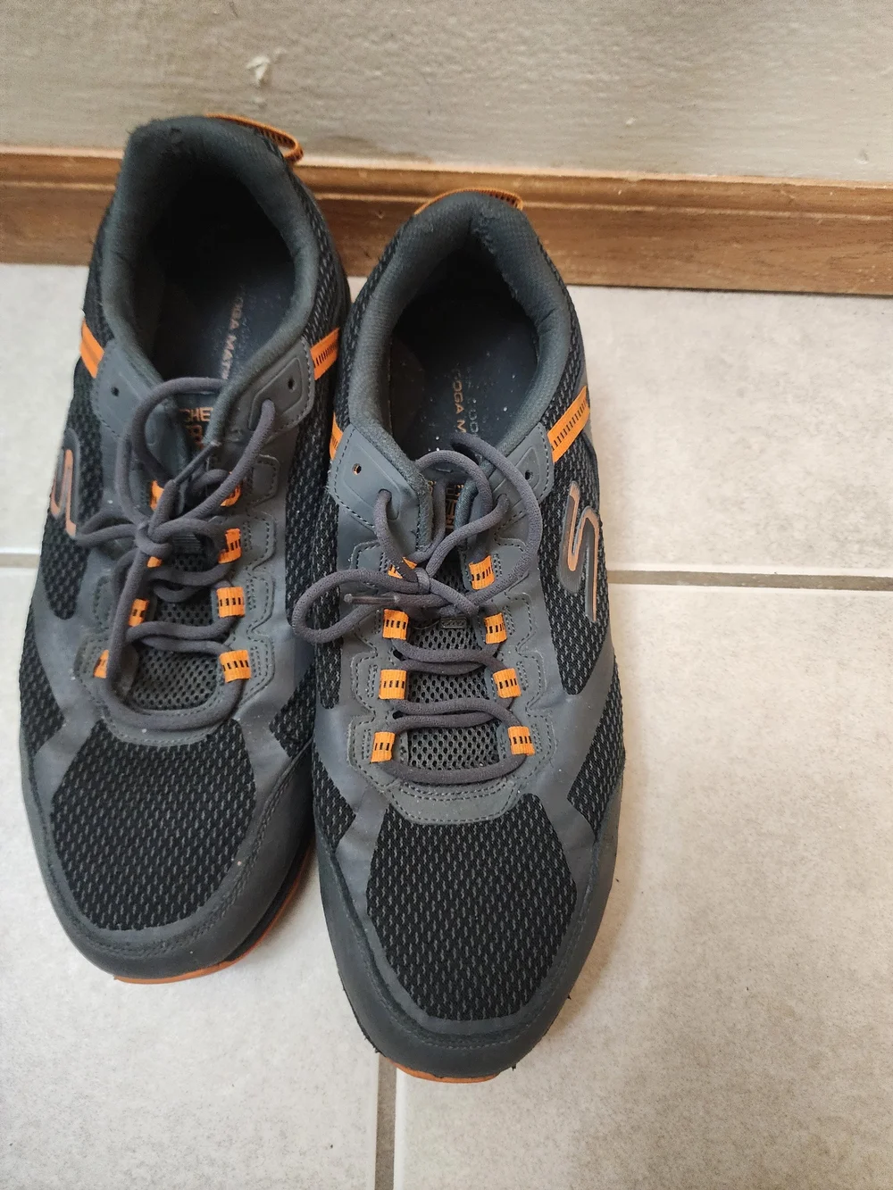 Skechers Men's Gray & Orange Athletic Sneakers